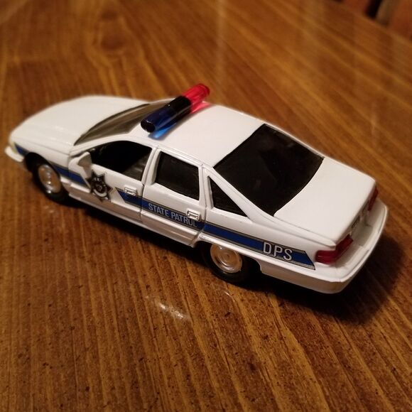 Arizona Dept. Of Public Safety Road Champs die cast police car 1:43 scale - Picture 10 of 12